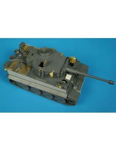 TIGER I ausf E, 1/48 - Hauler HLX48007