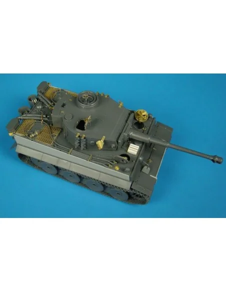 TIGER I ausf E, 1/48 - Hauler HLX48007