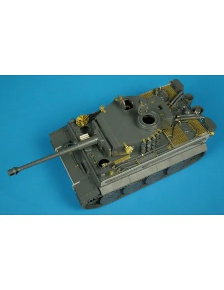 TIGER I ausf E, 1/48 - Hauler HLX48007