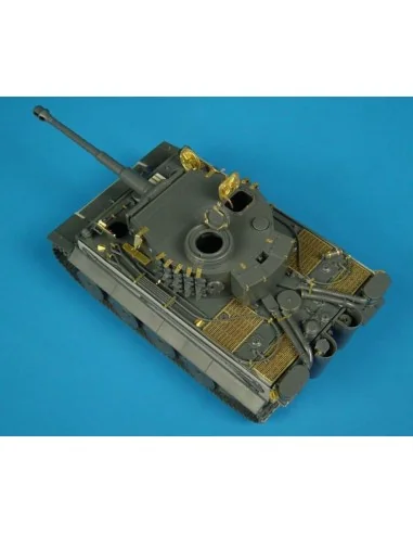 TIGER I ausf E, 1/48 - Hauler HLX48007