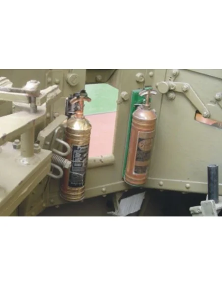 British pyrene FIRE EXTINGUISHER, 1/48 - Hauler HLX48055