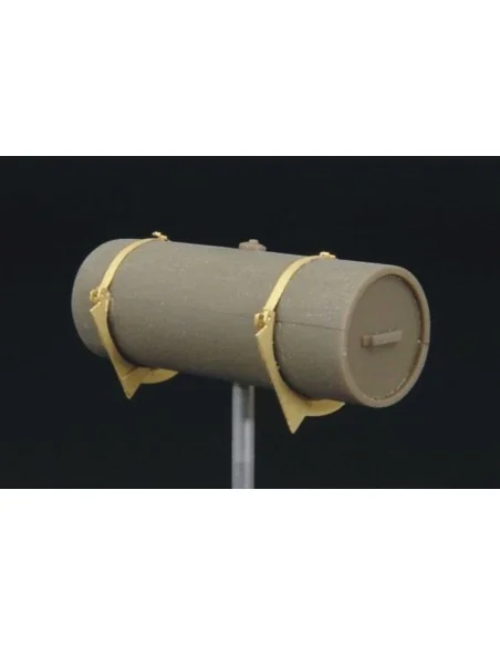 HOLDERS for SU-122&T-34 fuel tanks, 1/48 - Hauler HLX48084