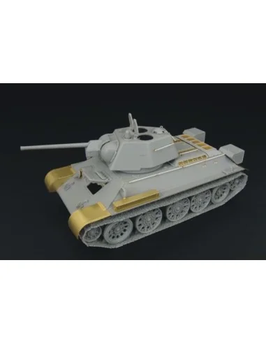 [NO_DESC] T-34-76 1943 Factory No 112, 1/48 - Hauler HLX48155