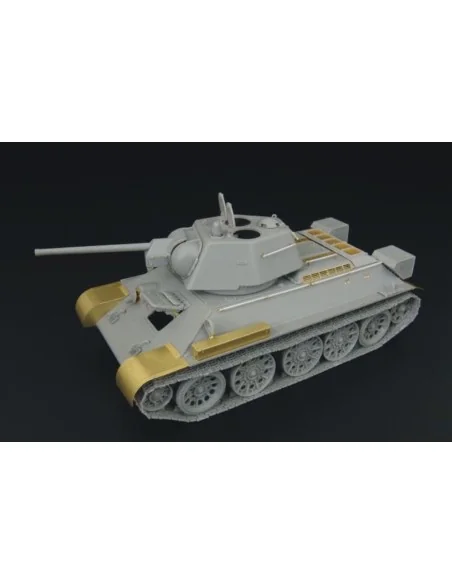 T-34-76 1943 Factory No 112, 1/48 - Hauler HLX48155