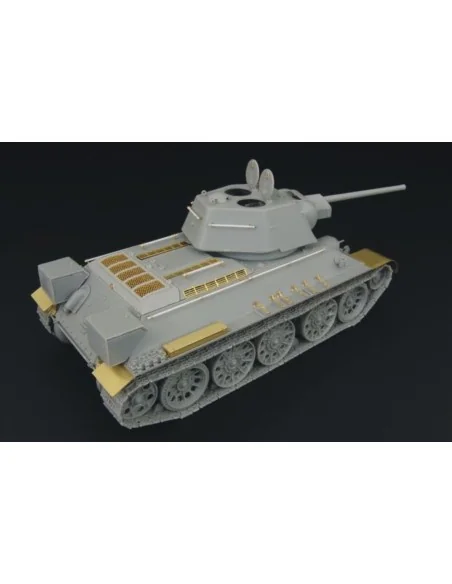 T-34-76 1943 Factory No 112, 1/48 - Hauler HLX48155