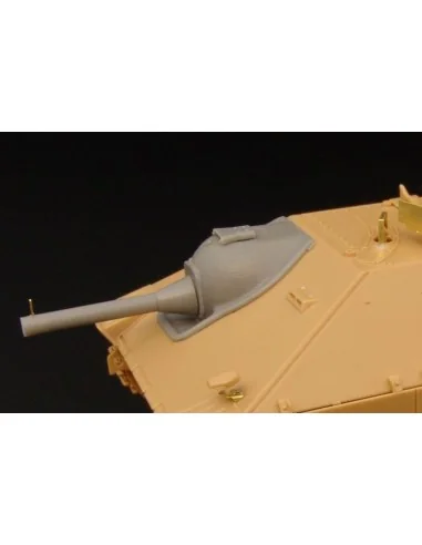 Flammpanzer 38(t) Hetzer, 1/48 - Hauler HLX48219