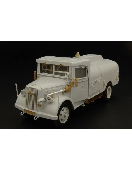 Opel Blitz Tankwagen, 1/48 - Hauler HLX48308