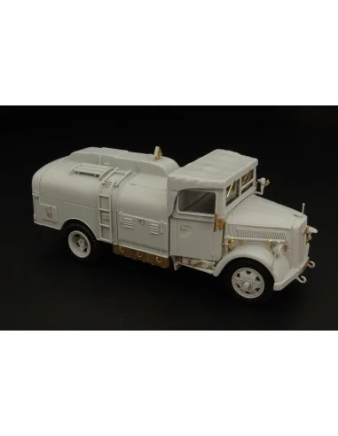Opel Blitz Tankwagen, 1/48 - Hauler HLX48308