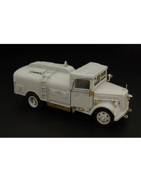 Opel Blitz Tankwagen, 1/48 - Hauler HLX48308