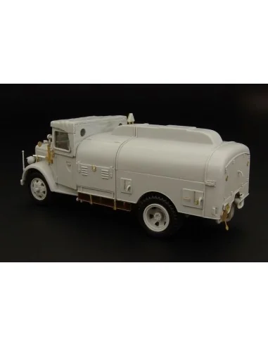 Opel Blitz Tankwagen, 1/48 - Hauler HLX48308
