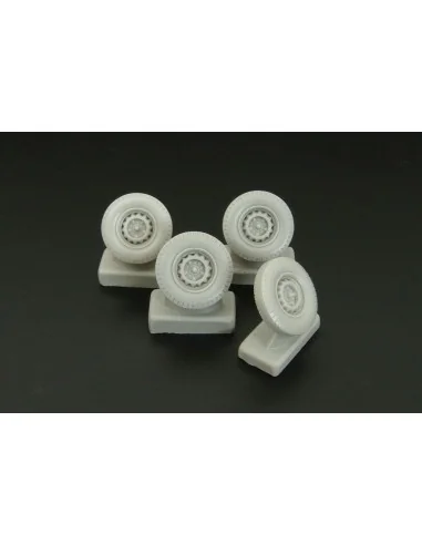 [NO_DESC] Wheels for GAZ family (ACE), 1/48 - Hauler HLX48356