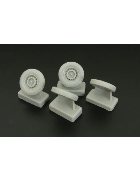 [NO_DESC] Wheels for GAZ family (ACE), 1/48 - Hauler HLX48356