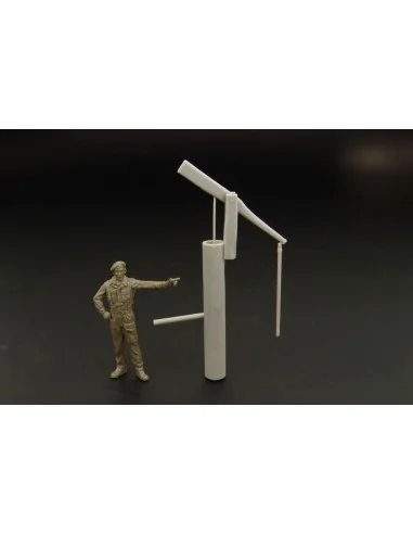 Rustic style water pump, 1/48 - Hauler HLF48014