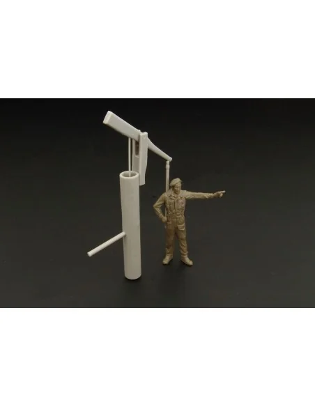 Rustic style water pump, 1/48 - Hauler HLF48014