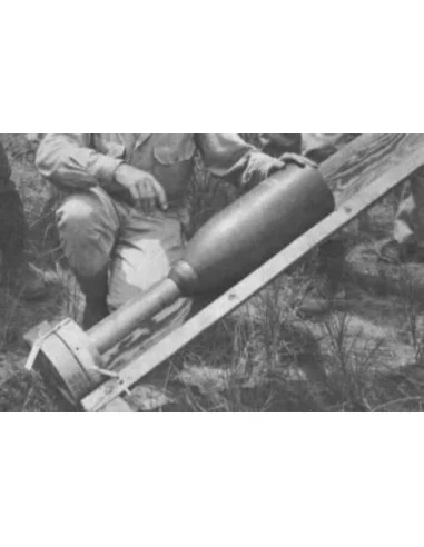 U S demolition rocket 7, 2 inch, 1/35 - Hauler HLU35017