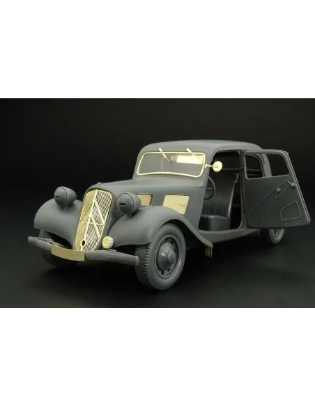 Citroen 11CV, 1/35 - Hauler HLU35019