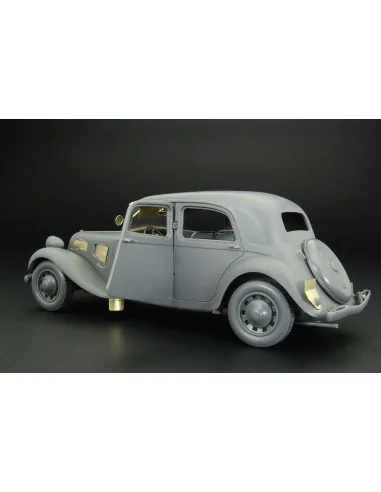 Citroen 11CV, 1/35 - Hauler HLU35019