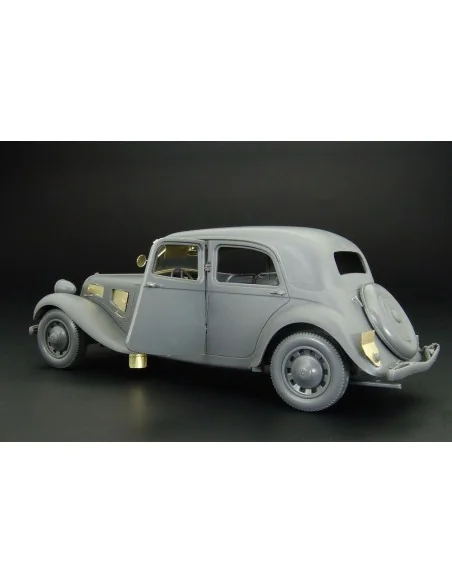 Citroen 11CV, 1/35 - Hauler HLU35019