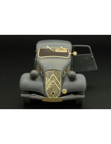 Citroen 11CV, 1/35 - Hauler HLU35019