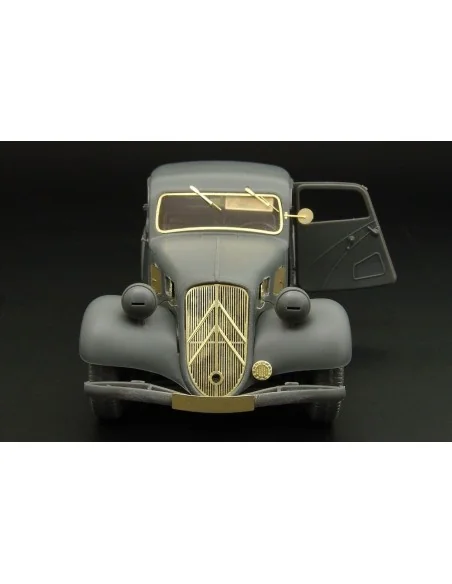 Citroen 11CV, 1/35 - Hauler HLU35019