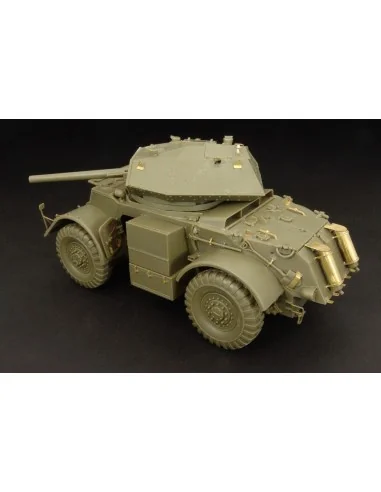 [NO_DESC] STAGHOUND Mk III, 1/35 - Hauler HLU35050