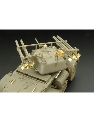 T17E1 Staghound Mk I w 60LB Rocket Launch, 1/35 - Hauler HLU35056