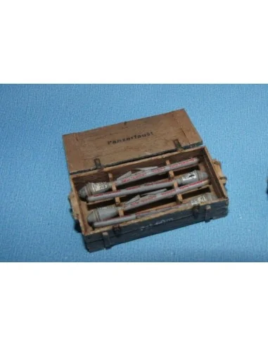 Panzerfaust with box 2sets, 1/35 - Hauler HLU35075