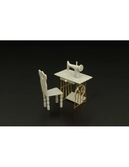 Singer sewing machine, 1/35 - Hauler HLU35085
