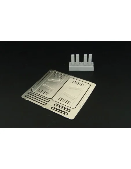 Ukraine police shield (2pcs), 1/35 - Hauler HLU35088