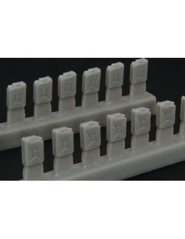 German fuel cans, 1/144 - Brengun BRL144010