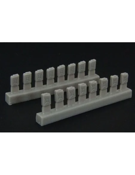 German fuel cans, 1/144 - Brengun BRL144010