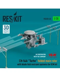 CH-54A Tarhe folded main rotor with blade fold restraint systems fo... 2