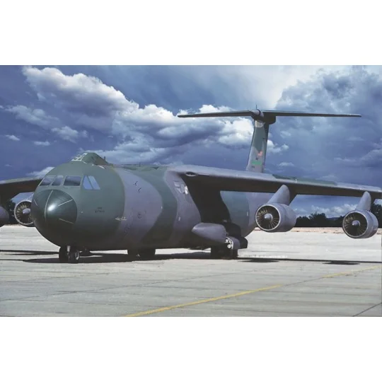 Lockheed C-141B Starlifter, 1/144 - Roden 331 Lockheed C-141B Starlifter, 1/144 - Roden 331