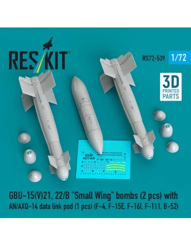 GBU-15(V)21, 22/B Small Wing bombs (2 pcs) with AN/AXQ-14 data link...