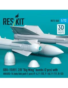 GBU-15(V)1, 2/B Big Wing bombs (2 pcs) with AN/AXQ-14 data link pod... 2