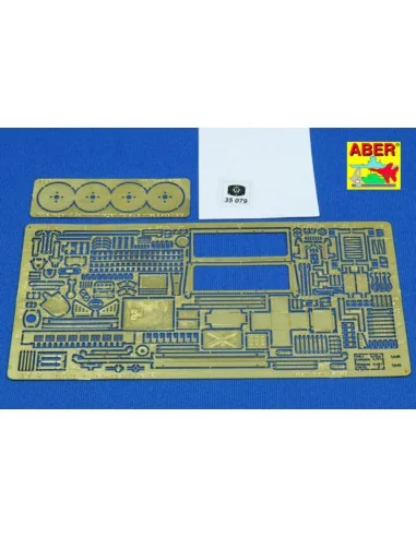 [NO_DESC] Kubelwagen type 82, 1/35 - Aber Models 35079