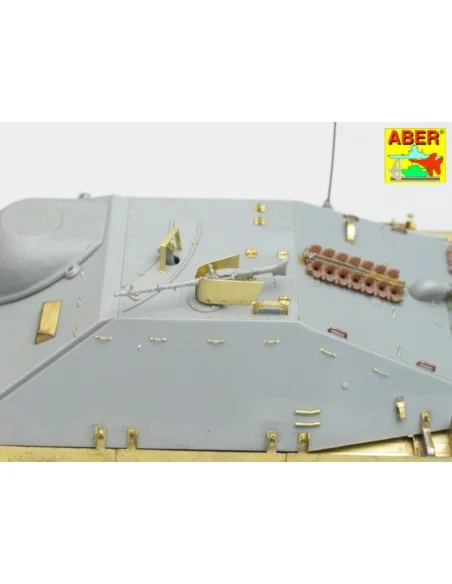 [NO_DESC] Sd.Kfz. 138/2 ''Hetzer''-early, middle version, 1/35 - Ab...