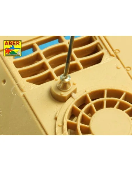 German 2m aerials with rings x 3 - Aber Models R-42