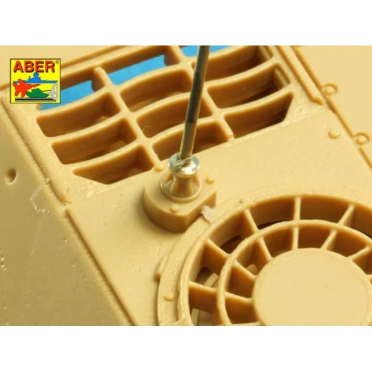 German 2m aerials with rings x 3 - Aber Models R-42