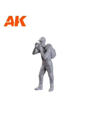 Photographers (DIFFERENT ERAS) 1/35., 1/35 - AK Interactive AK35015