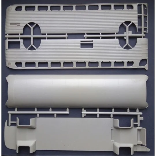 1947 PD-3701 Silverside Bus - Roden 816