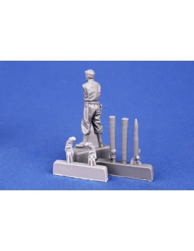 M36 Tank Destroyer Loader, 1/35 - CMK 129-F35410