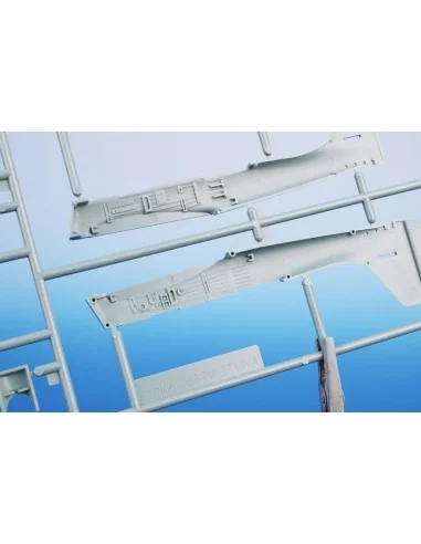 Junkers Ju 87D-1/3 'Combat & Captured', 1/72 - Special Hobby 100-SH...