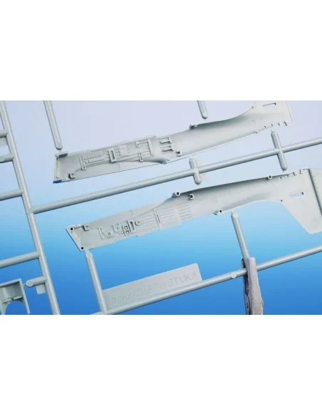 Junkers Ju 87D-1/3 'Combat & Captured', 1/72 - Special Hobby 100-SH...