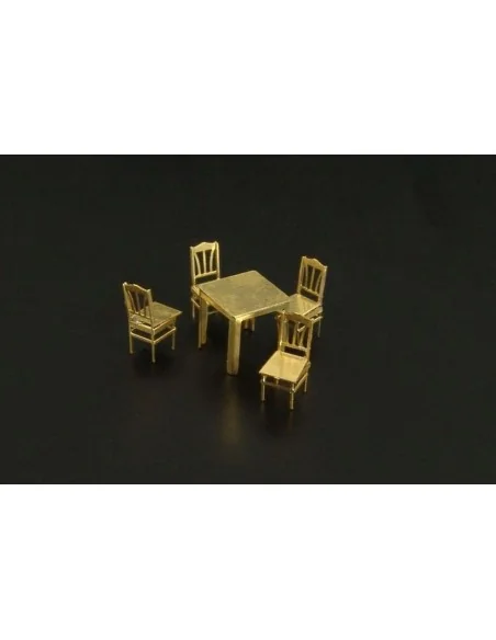 Table and chairs, 1/144 - Brengun BRL144028