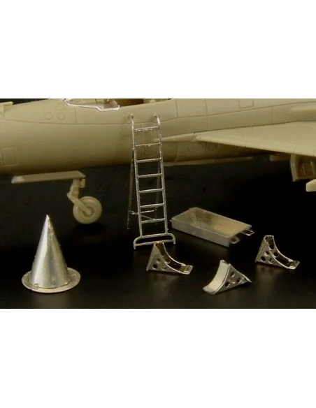 [NO_DESC] MIG-21 maintenance accessories (Eduard-Atack), 1/144 - Br...