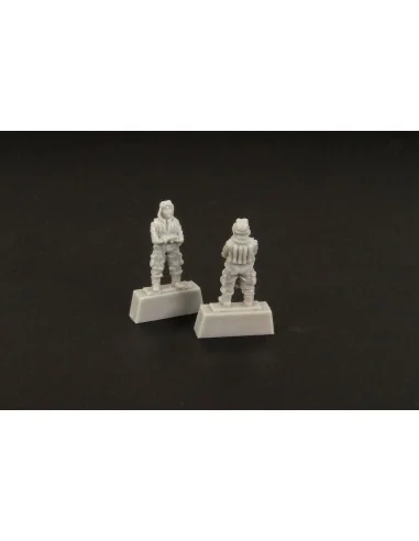 Japanese pilot WWII -(two pieces), 1/144 - Brengun BRL144080