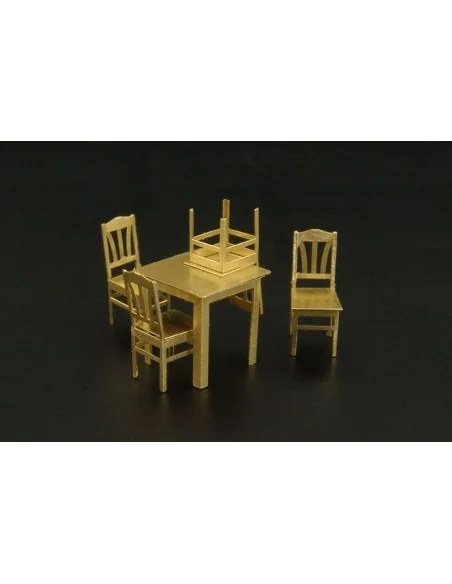 Table and chairs, 1/72 - Brengun BRL72013
