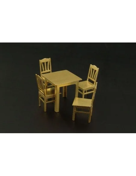 Table and chairs, 1/72 - Brengun BRL72013