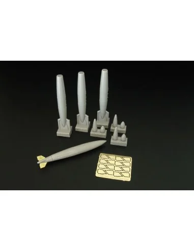 US 300gal Fuel tanks, 1/72 - Brengun BRL72161